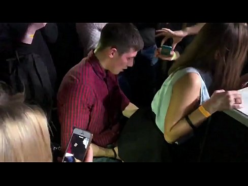 ❤️ Sèks reyèl nan yon nayklib Ris. Ti fi Ris 18-zan nan anus la ak vajen foutu nan yon nayklib Sèks super nan pònografi ht.hochu-sex-tomsk.ru ﹏